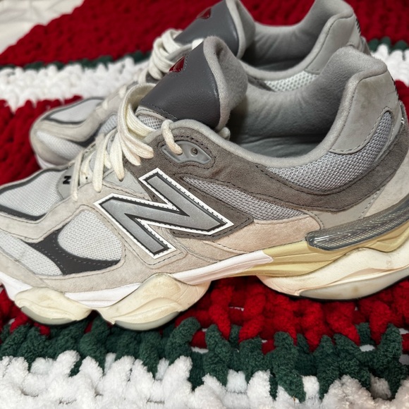 New Balance 9060 - Picture 2 of 8